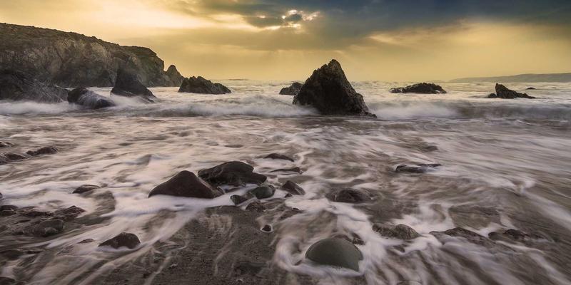 Sara Mangford70:在数字画布上重构传统艺术灵魂的当代艺术家