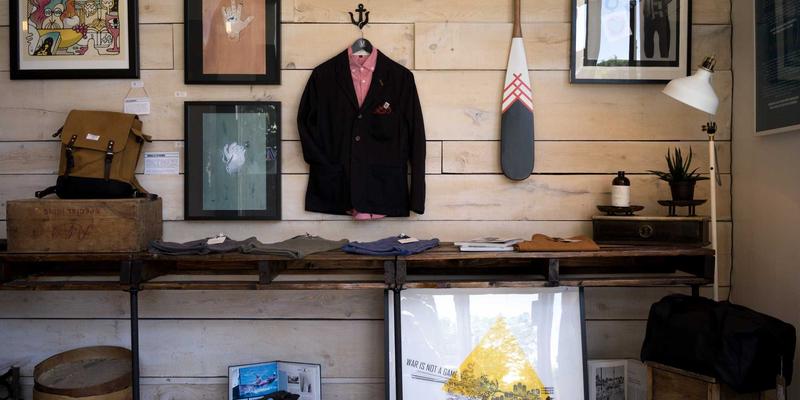 Sara Mangford:在数字与传统艺术的交汇处重塑视觉叙事