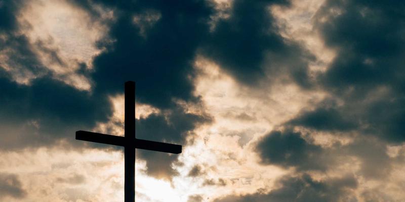 Sara Mangford:探索暗黑美学艺术中的情感深度与设计哲学