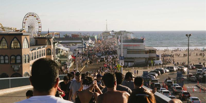 Sara Mangford:数字艺术与创意作品集的当代诠释